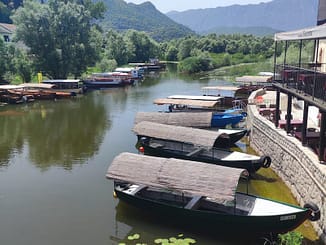 faire du bateau sur le lac de skadar